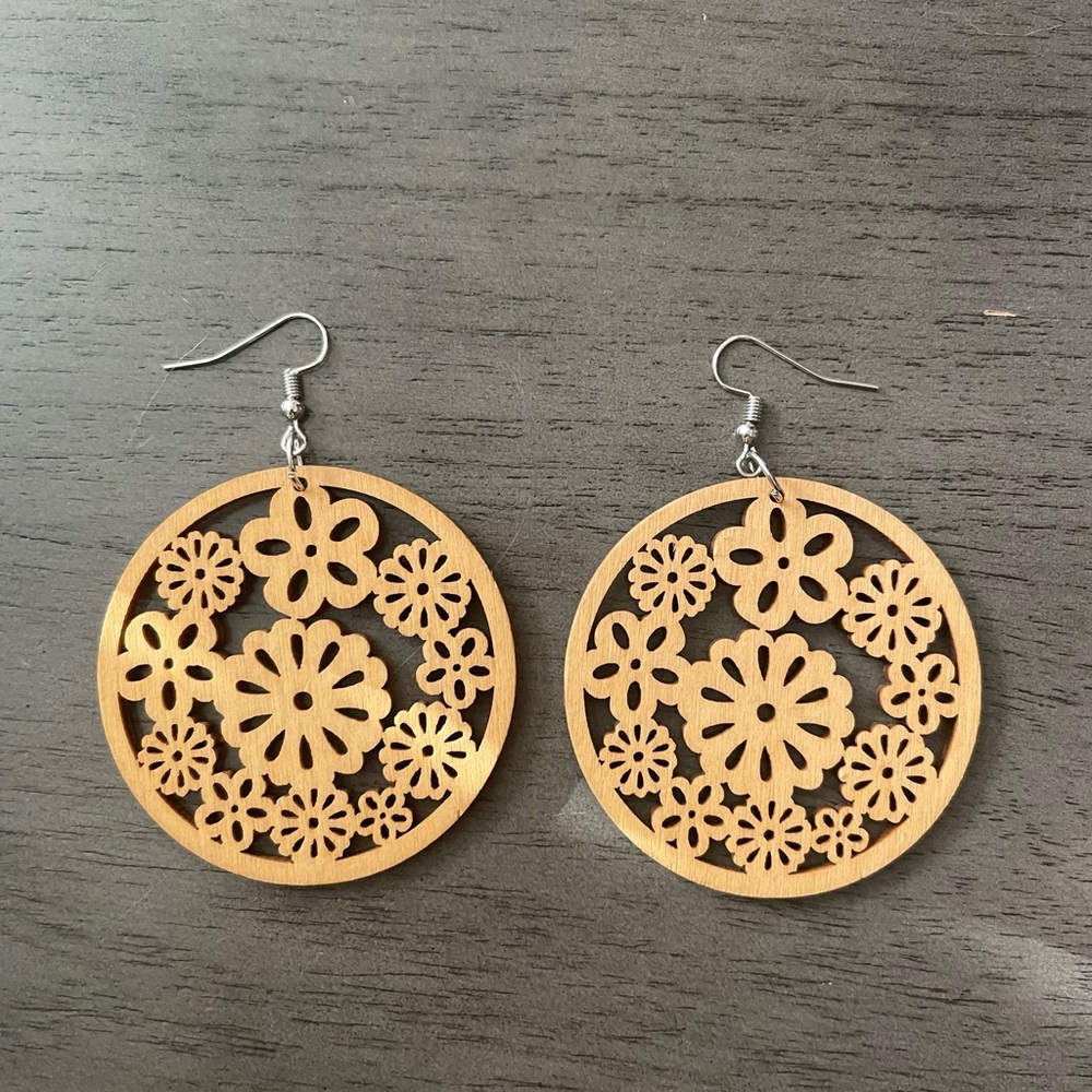 Wooden flower print earrings (NEW, never worn)